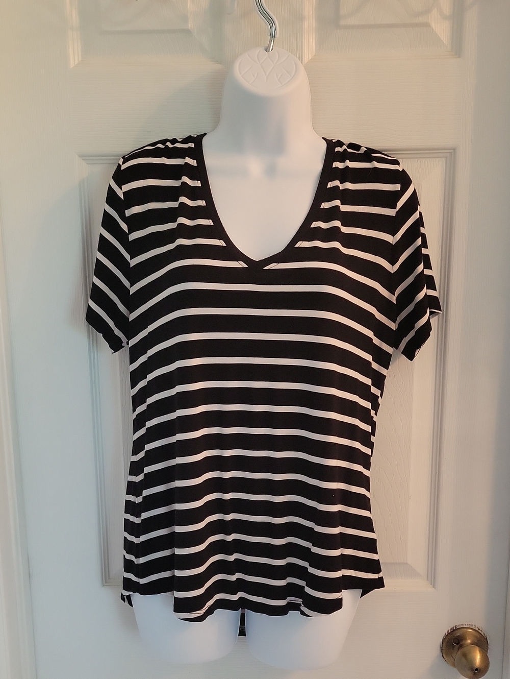 Old Navy Black & White Striped V-Neck Tee